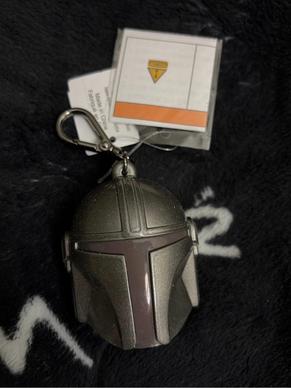 Bath and body works The Mandalorian Helmet sanitizer Keychain - Metallic Gray